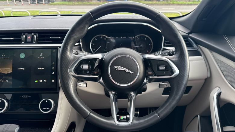 Jaguar F-Pace 2.0 D200 R-Dynamic Black 5dr Auto AWD Diesel Estate